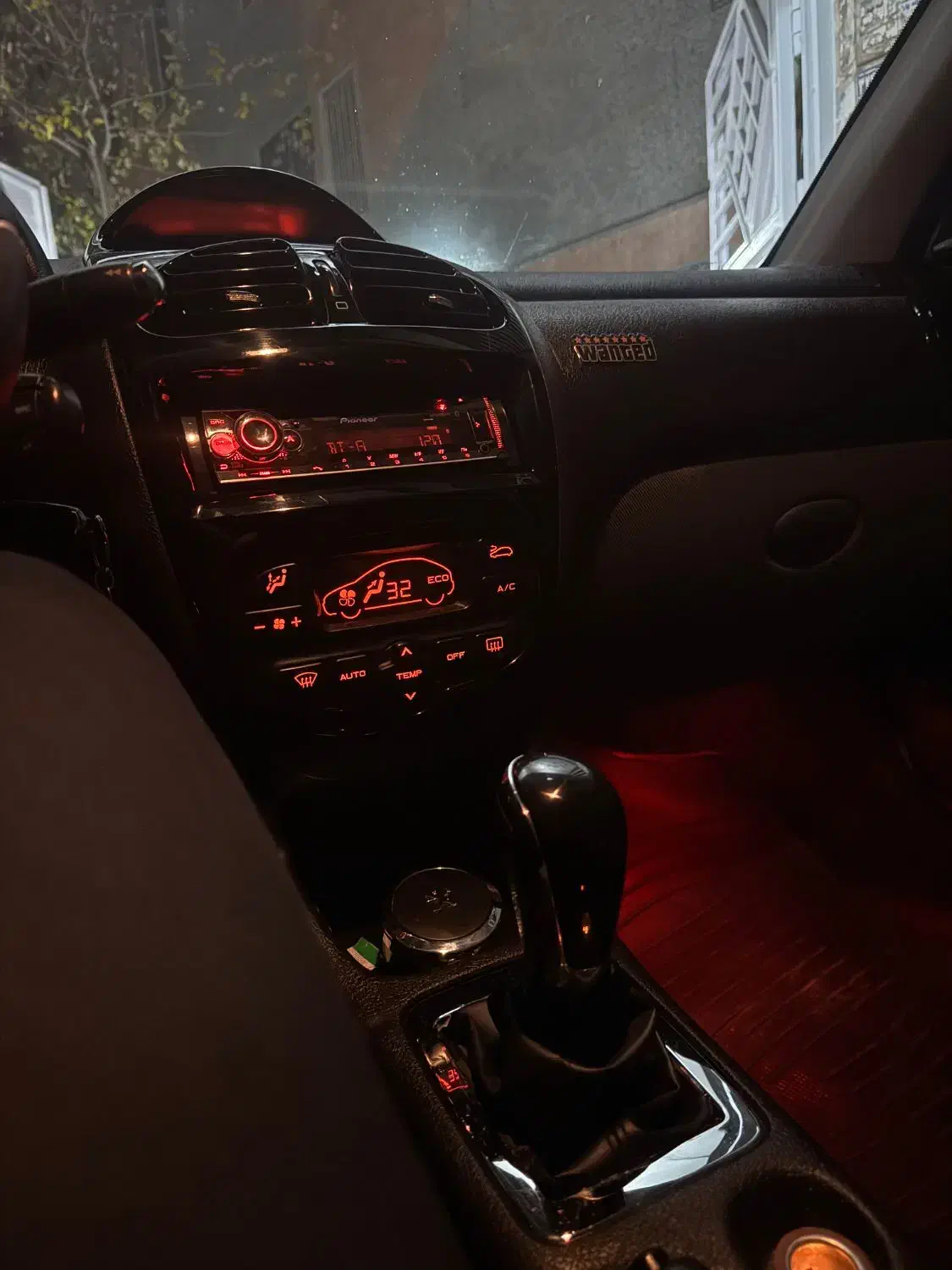 پژو ۲۰۶ صندوق دار v8 - 1394