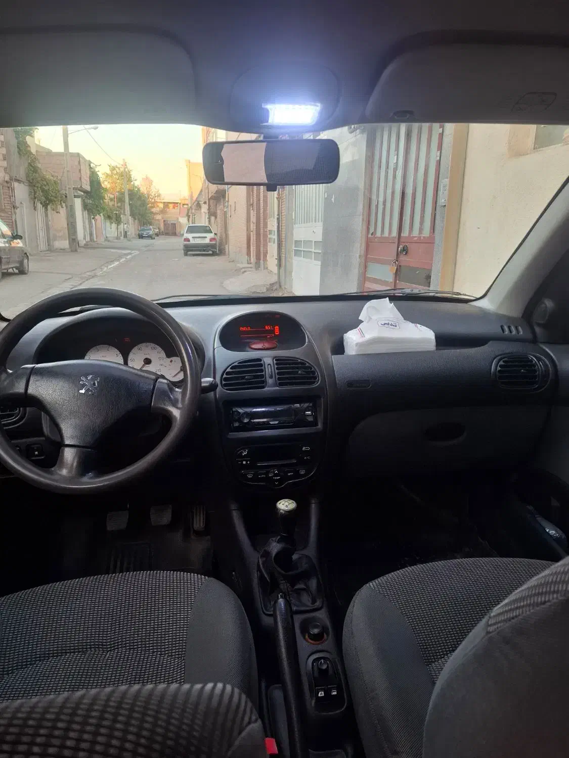 پژو ۲۰۶ صندوق دار v8 - 1394