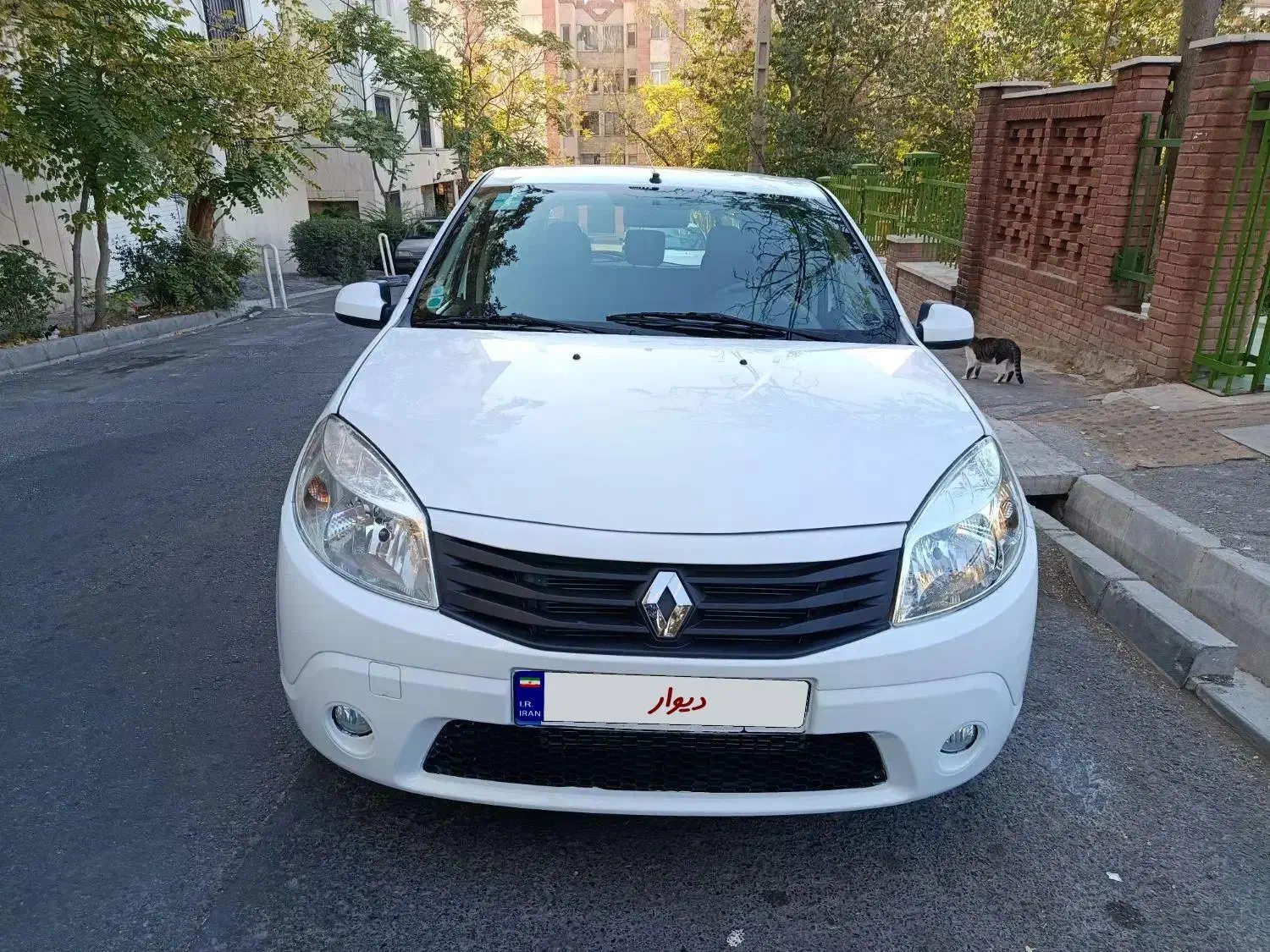 رنو ساندرو اتوماتیک - 1395