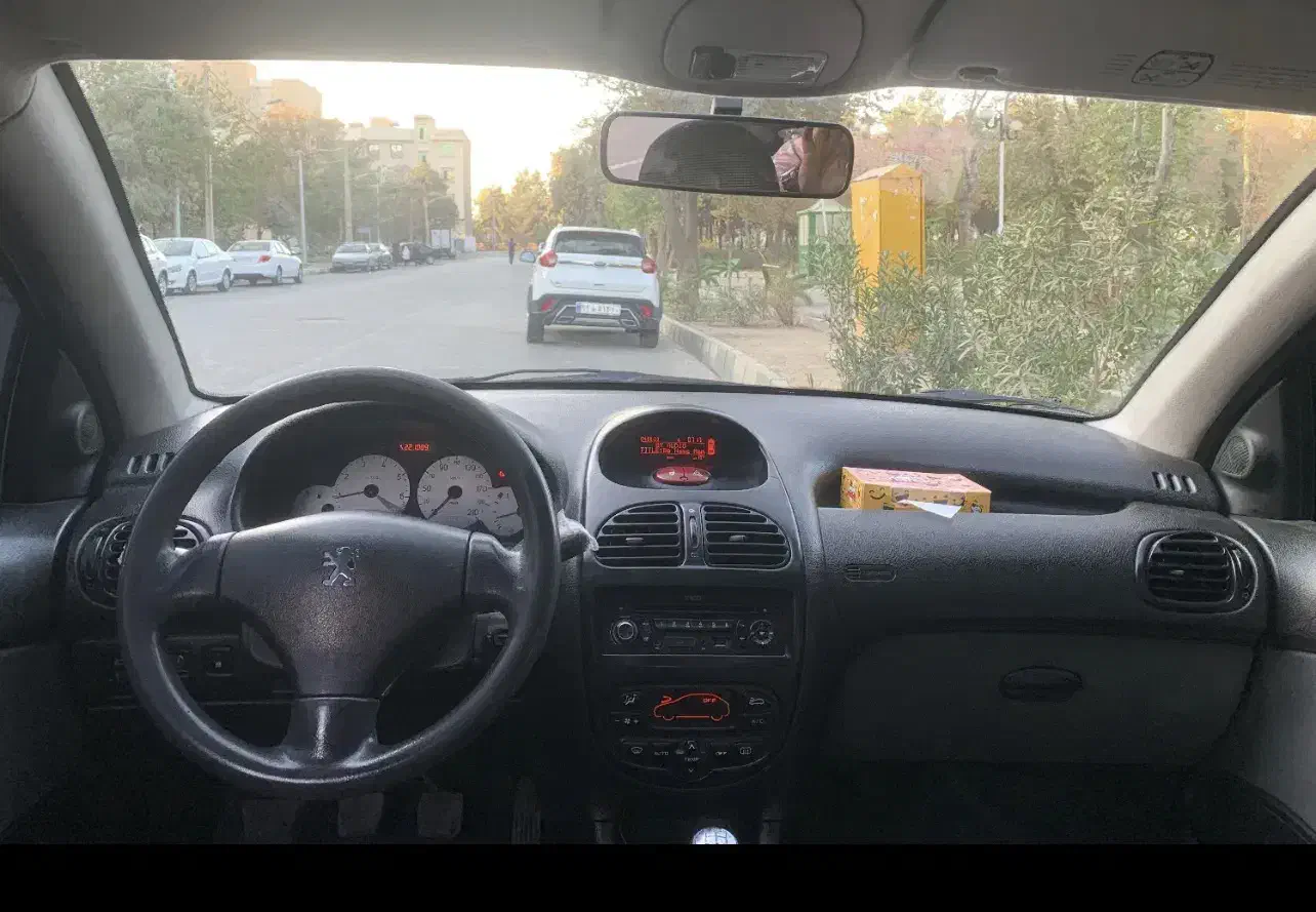 پژو ۲۰۶ صندوق دار v8 - 1393