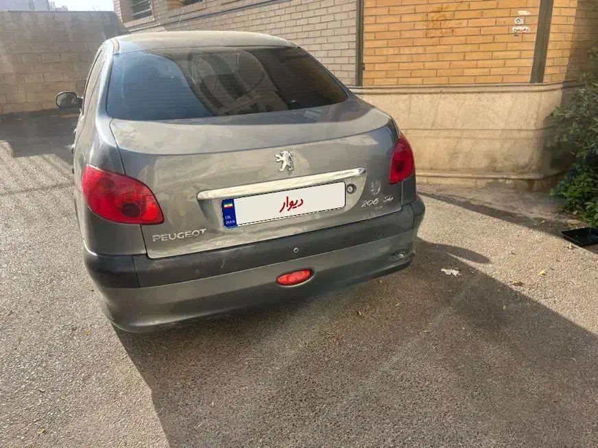 پژو ۲۰۶ صندوق دار v8 - 1395