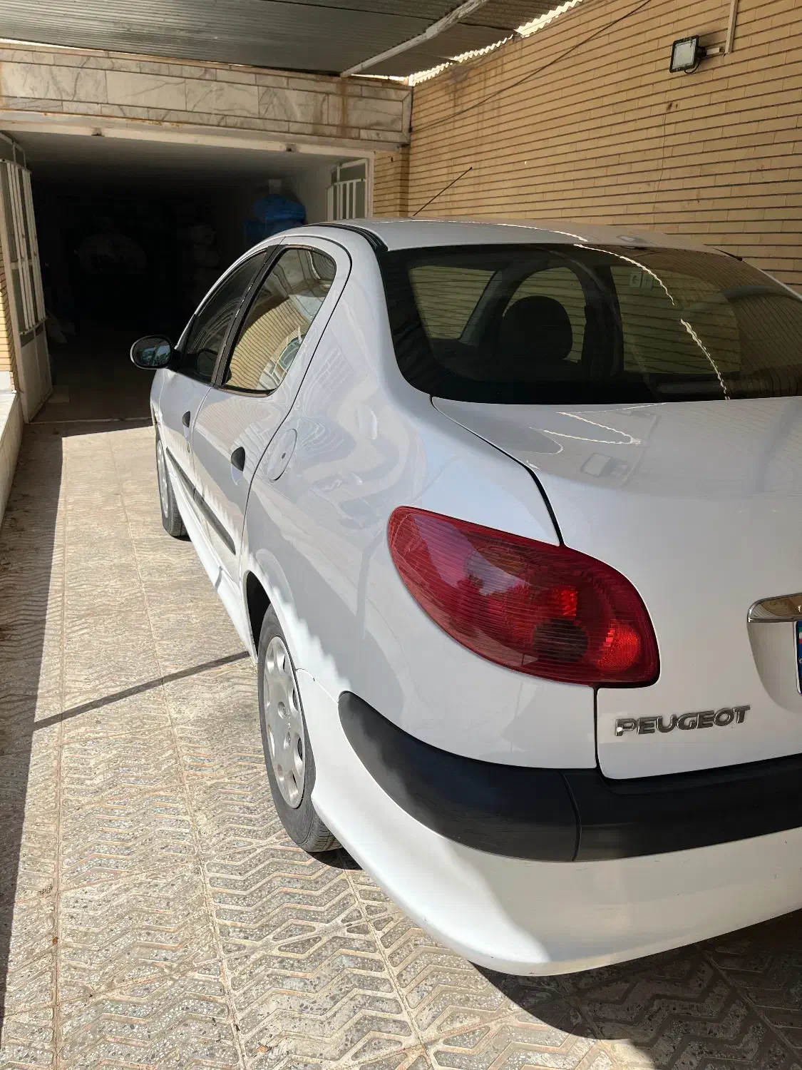 پژو ۲۰۶ صندوق دار v8 - 1390
