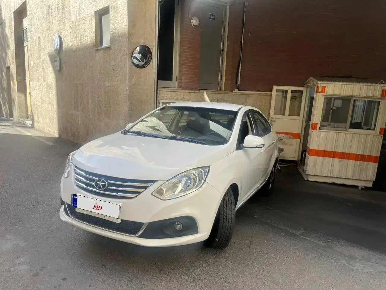 جک J4 اتوماتیک ساده - 1401