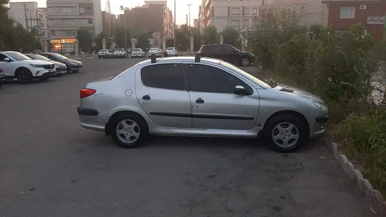 پژو ۲۰۶ صندوق دار v8 - 1386