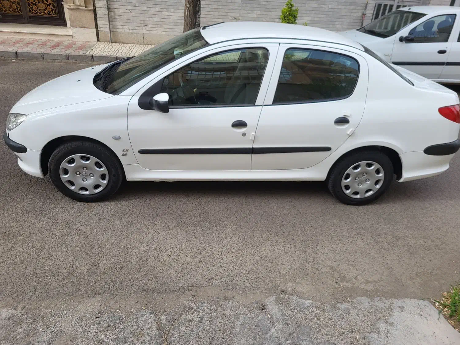 پژو ۲۰۶ صندوق دار v8 - 1390
