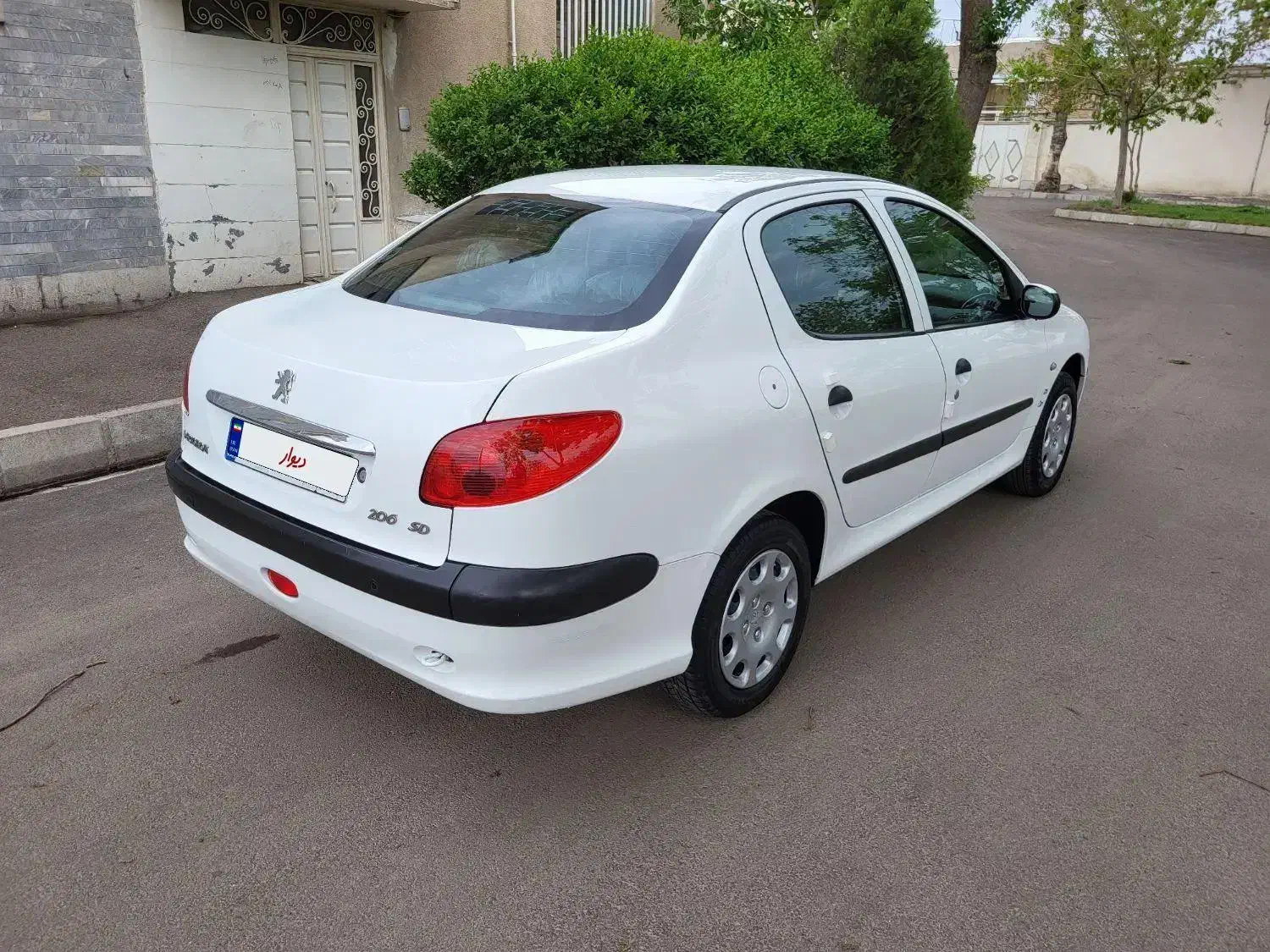 پژو ۲۰۶ صندوق دار v8 - 1390