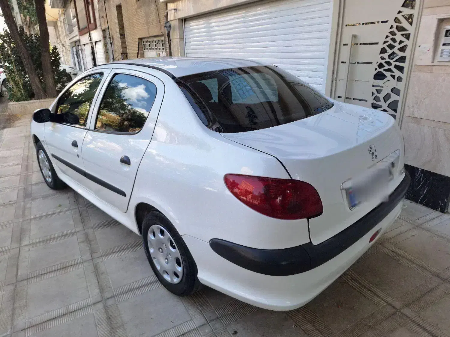 پژو ۲۰۶ صندوق دار v8 - 1394