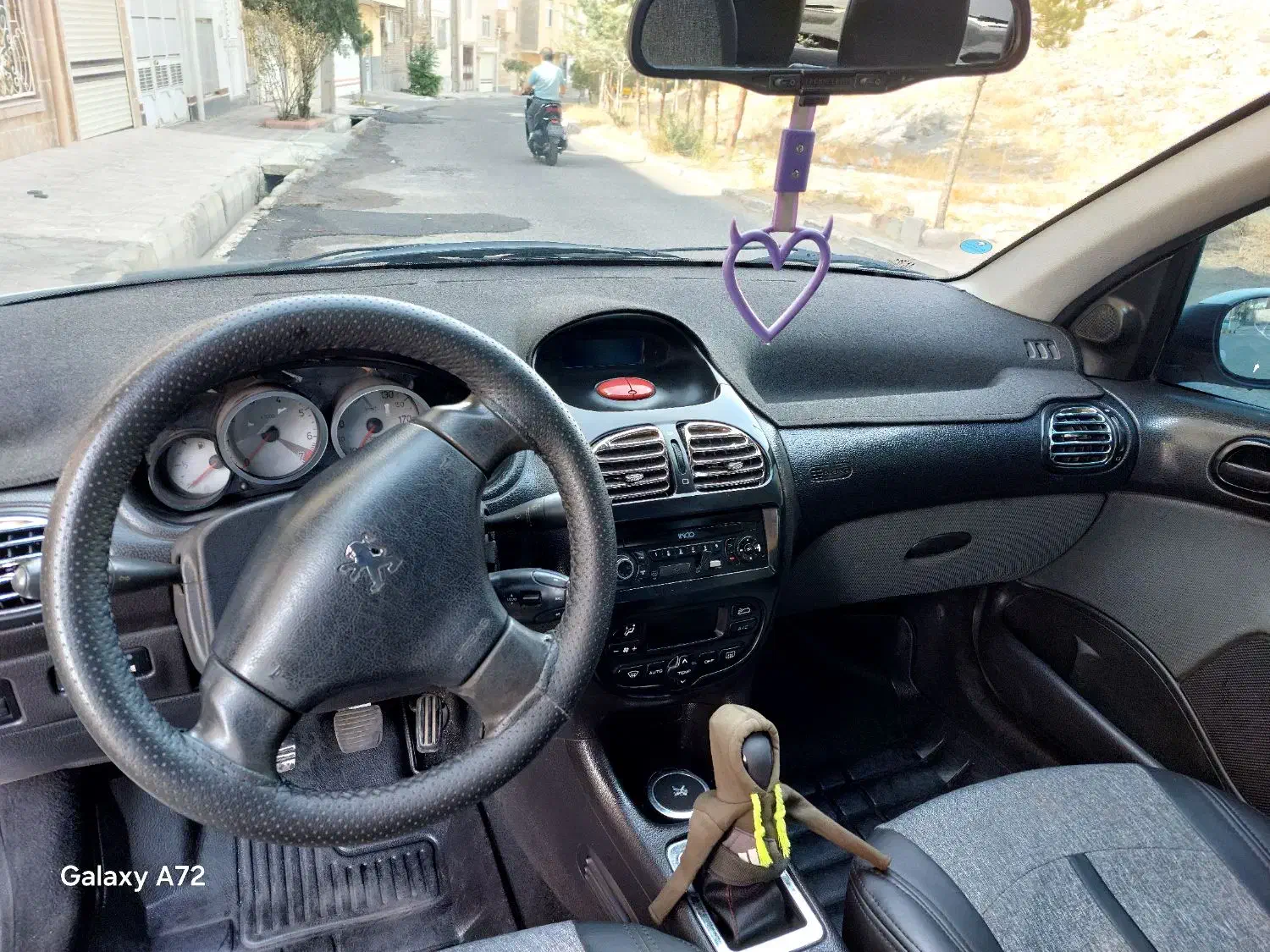 پژو ۲۰۶ صندوق دار v8 - 1395