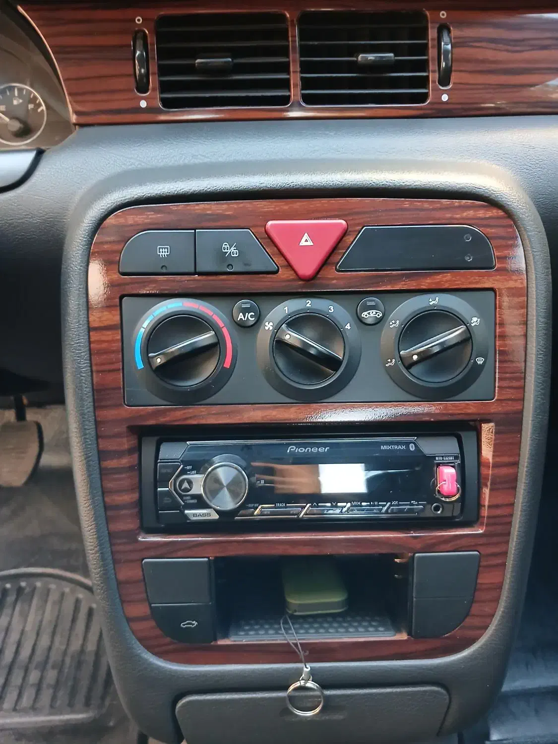 سمند LX XU7 - 1398