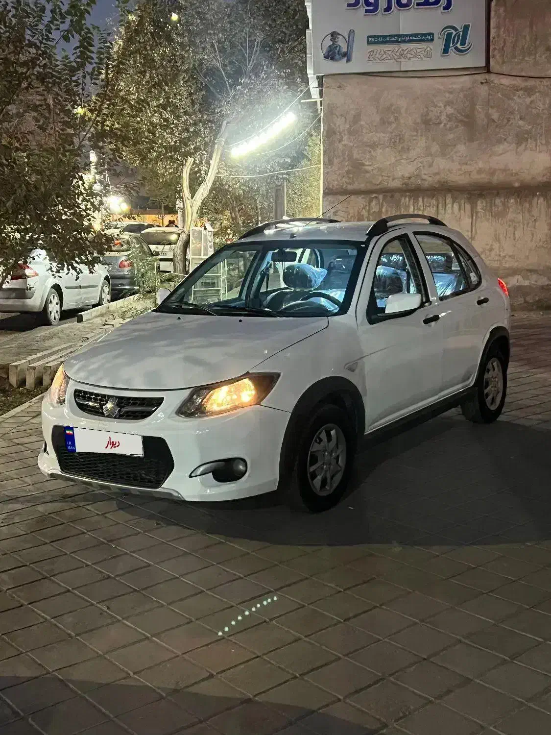 خودرو کوییک، معمولی آگهی ann_20859476