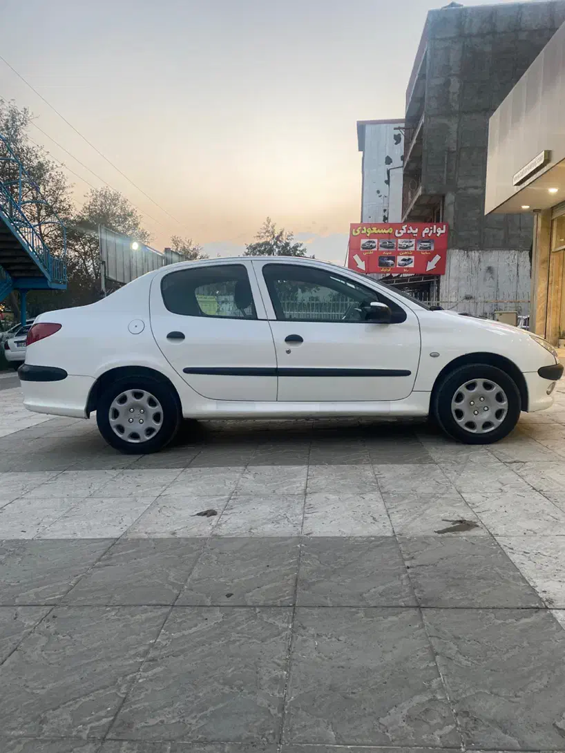 پژو ۲۰۶ صندوق دار v8 - 1396