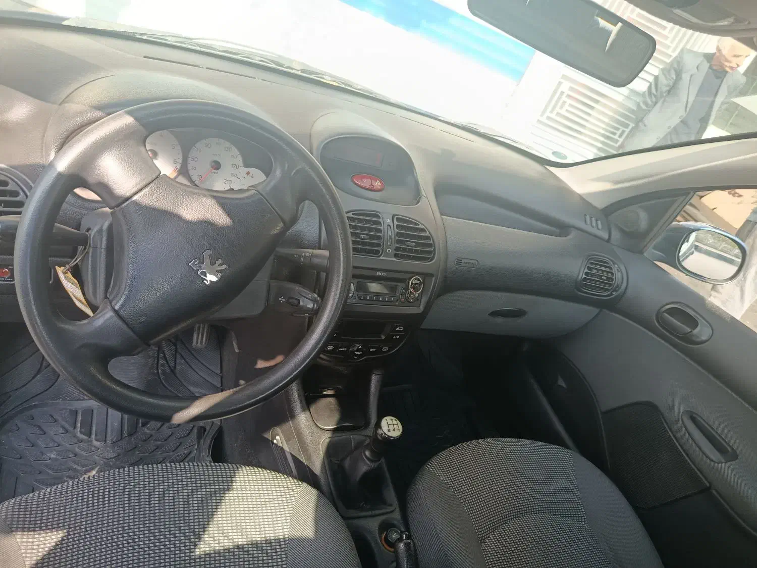 پژو ۲۰۶ صندوق دار v8 - 1396