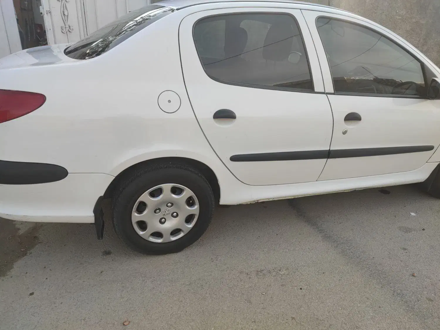 پژو ۲۰۶ صندوق دار v8 - 1396