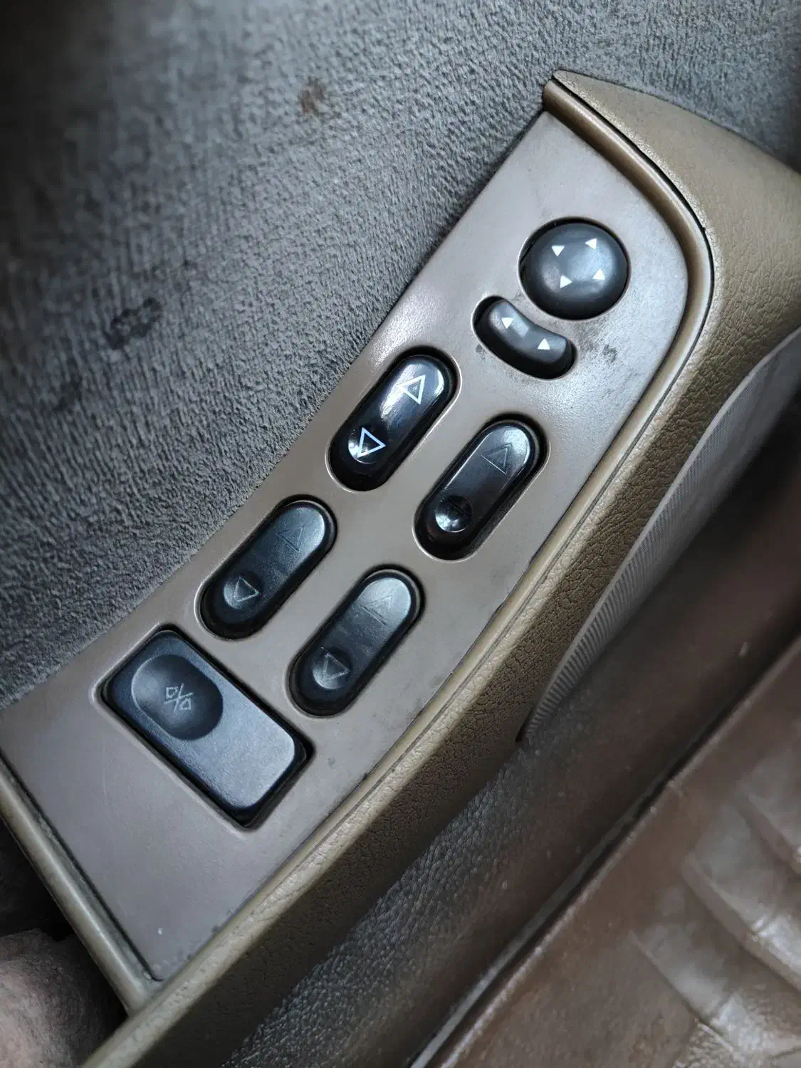 سمند LX XU7 - 1388