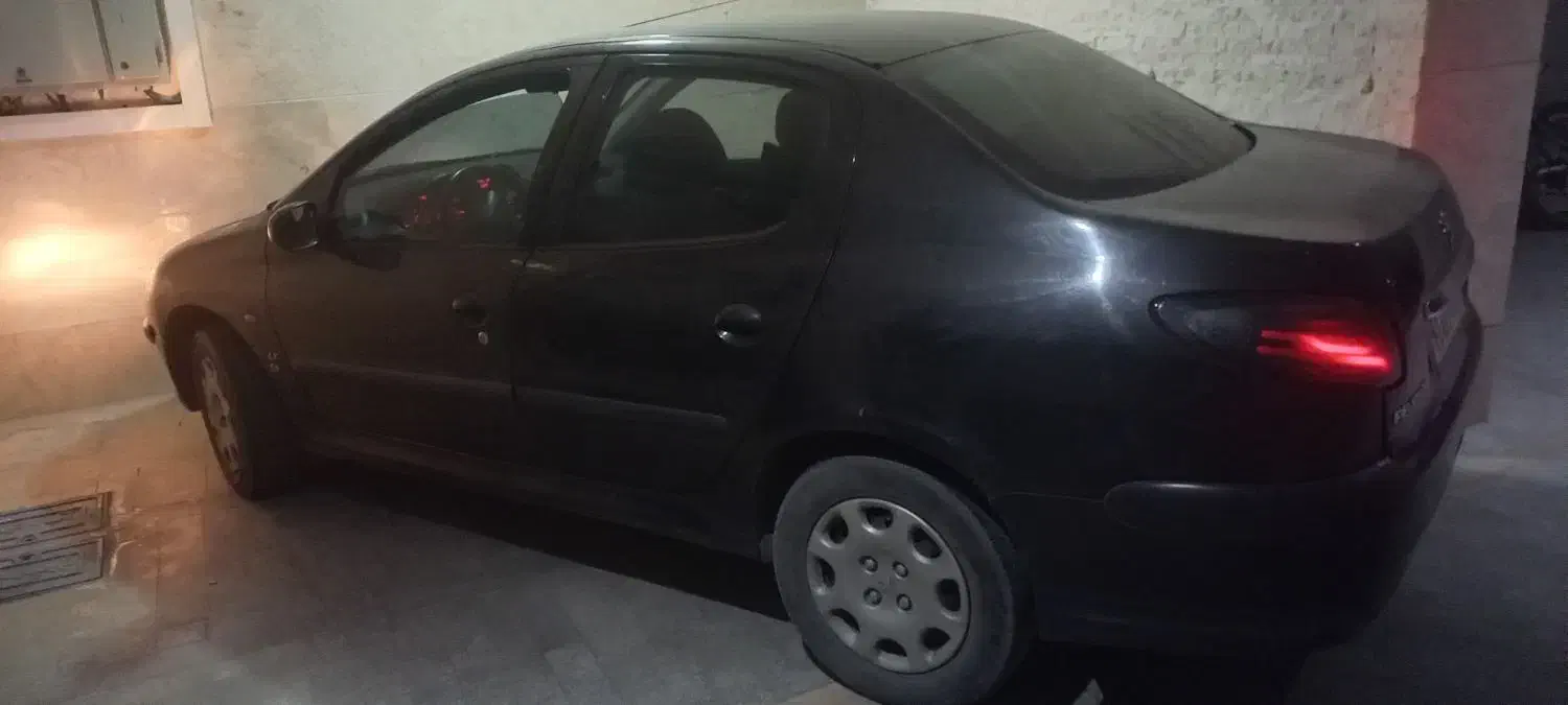 پژو ۲۰۶ صندوق دار v8 - 1392