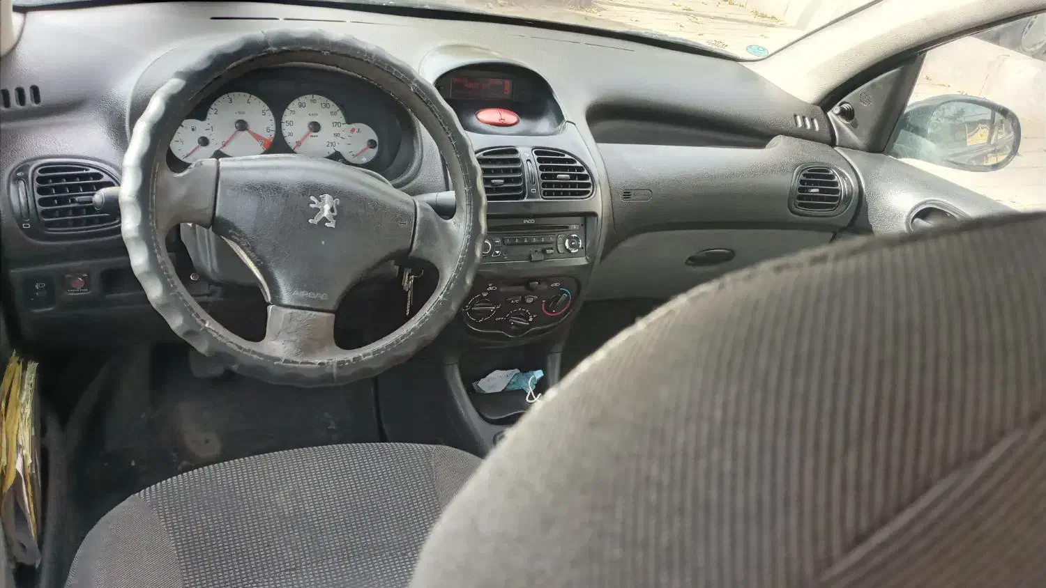 پژو ۲۰۶ صندوق دار v8 - 1394