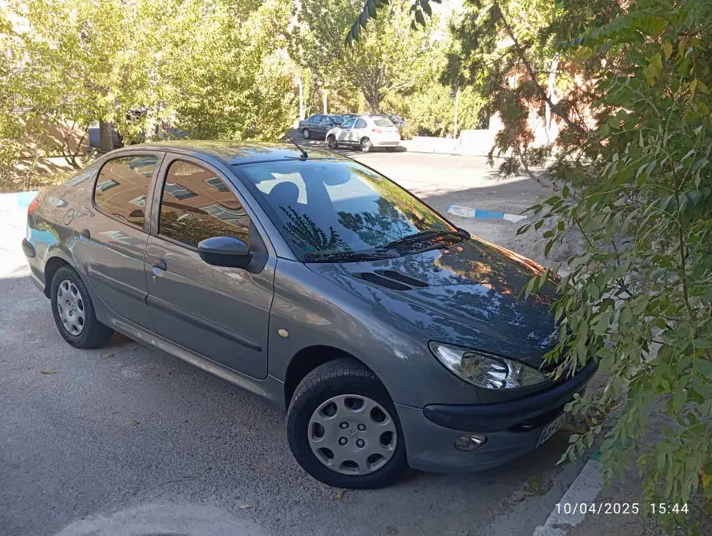 پژو ۲۰۶ صندوق دار v8 - 1397