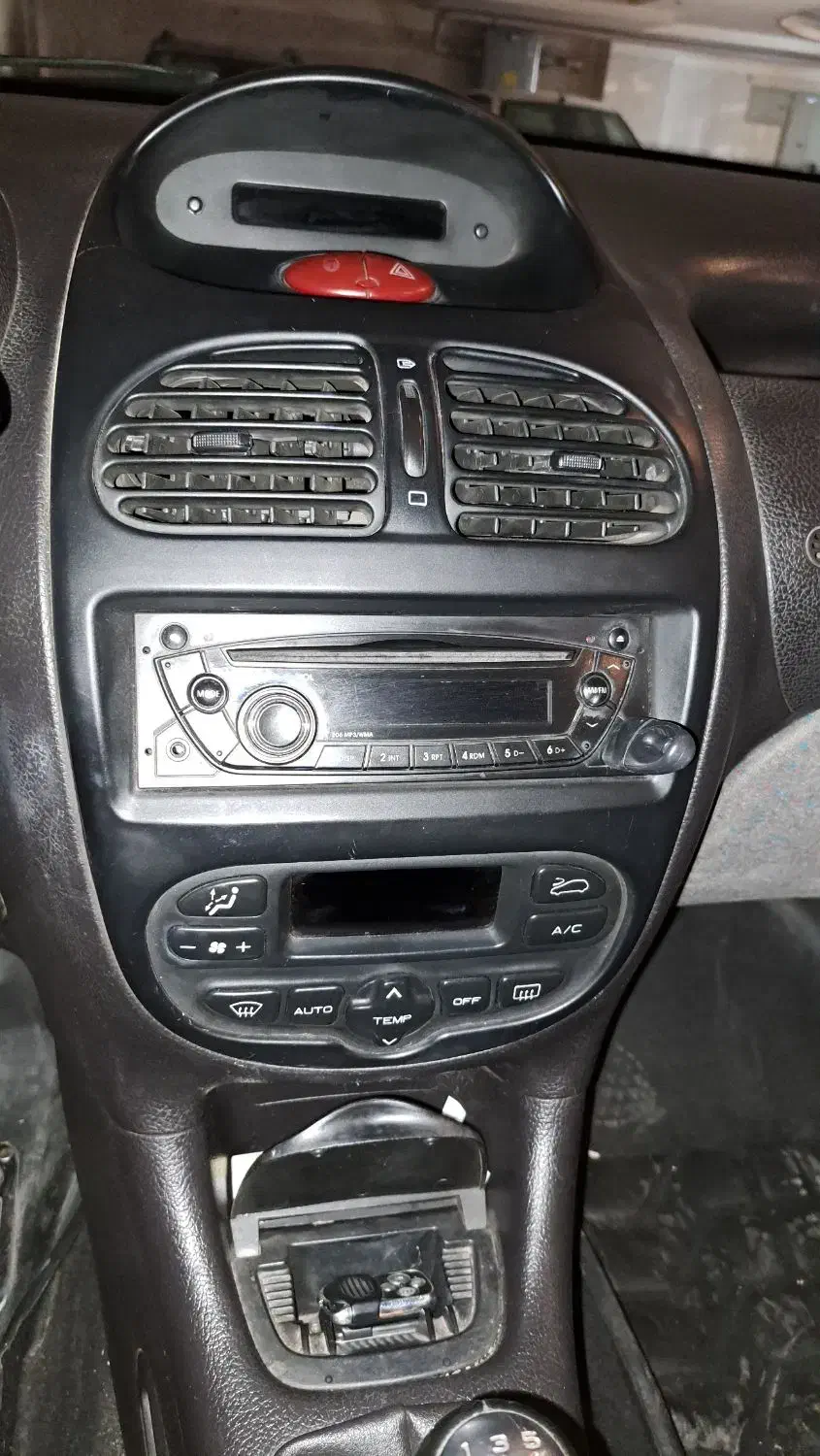 پژو ۲۰۶ صندوق دار v8 - 1390