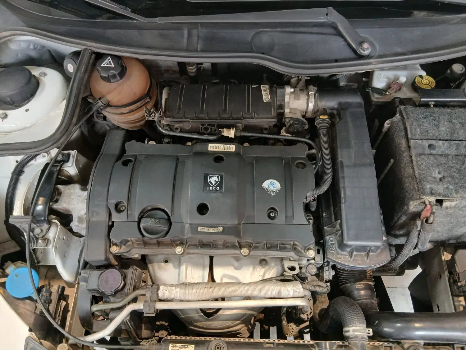 پژو ۲۰۶ صندوق دار v8 - 1399