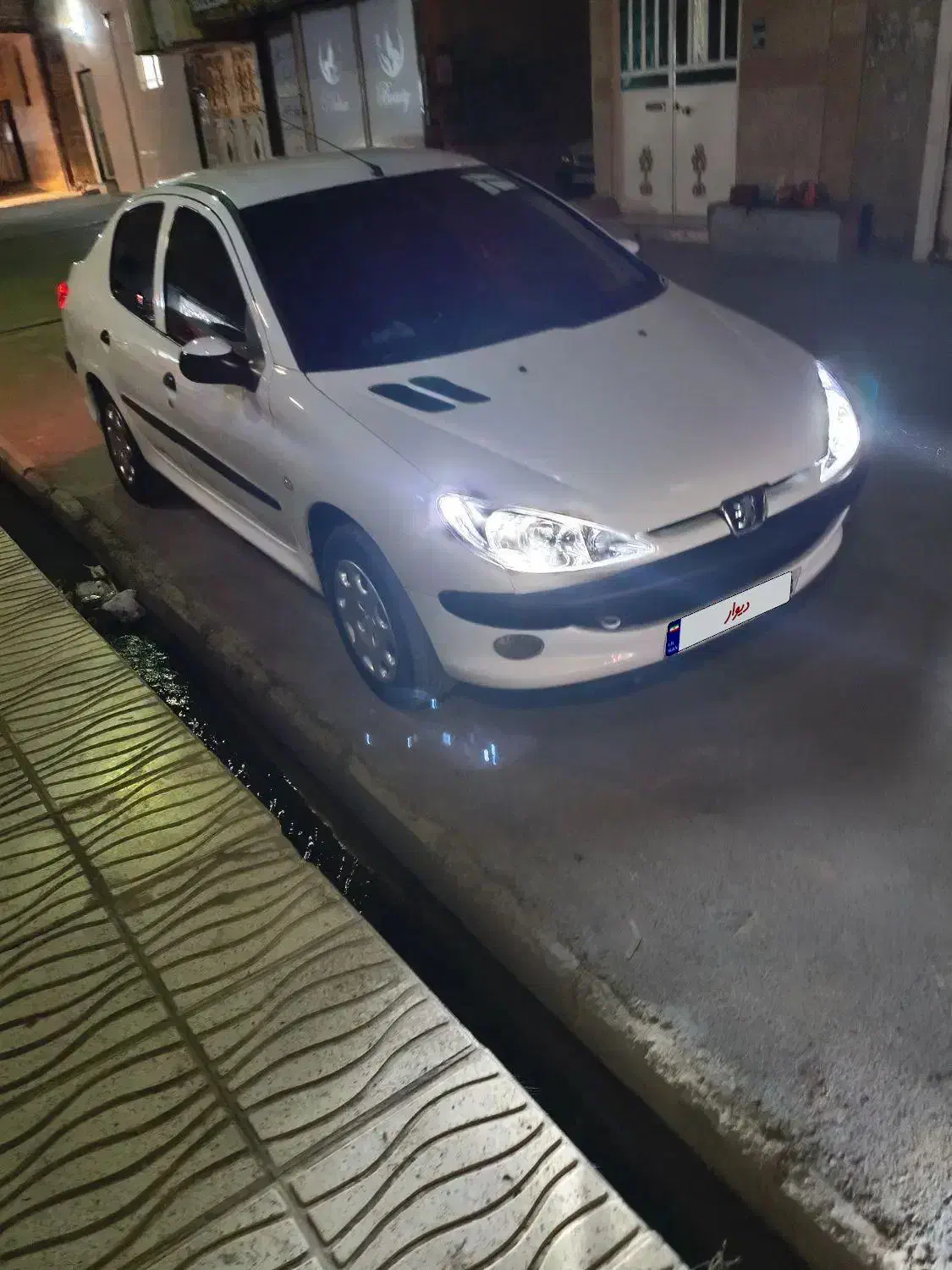 پژو ۲۰۶ صندوق دار v8 - 1393