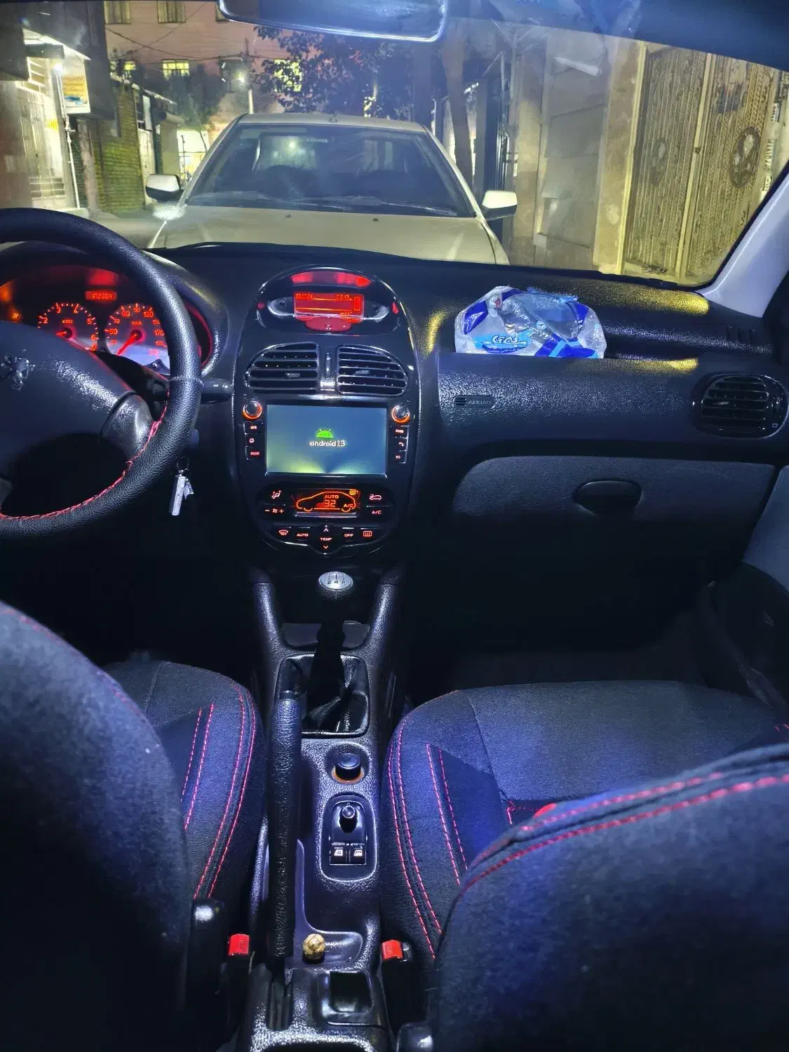 پژو ۲۰۶ صندوق دار v8 - 1393