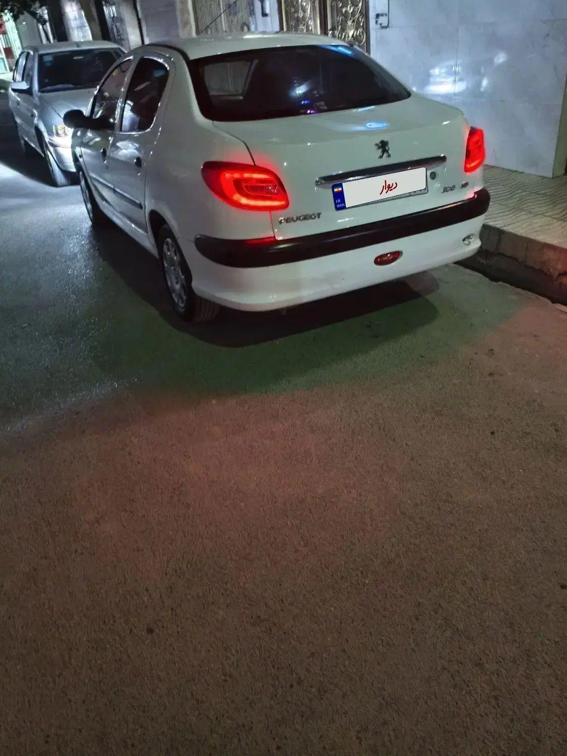 پژو ۲۰۶ صندوق دار v8 - 1393