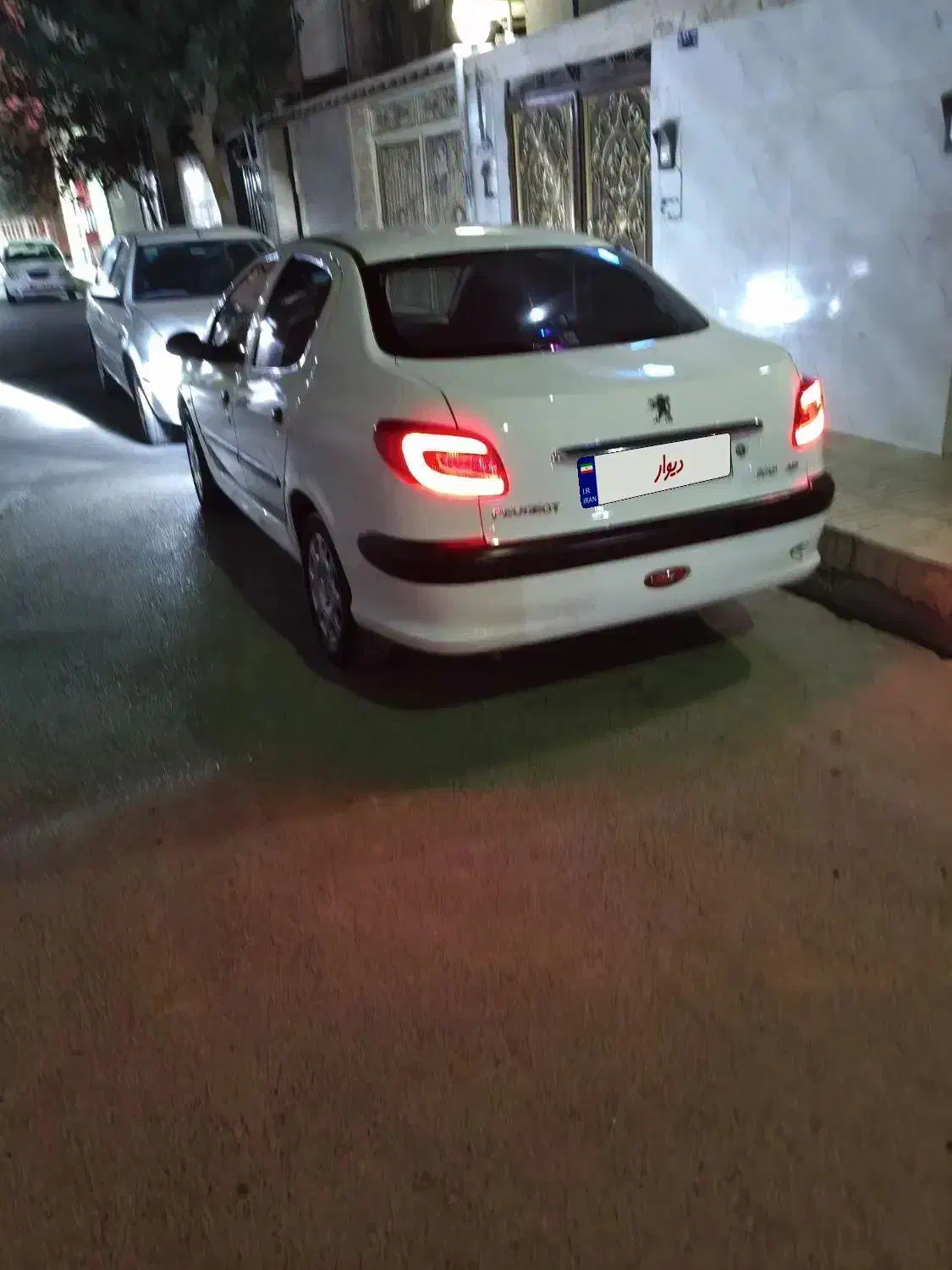 پژو ۲۰۶ صندوق دار v8 - 1393