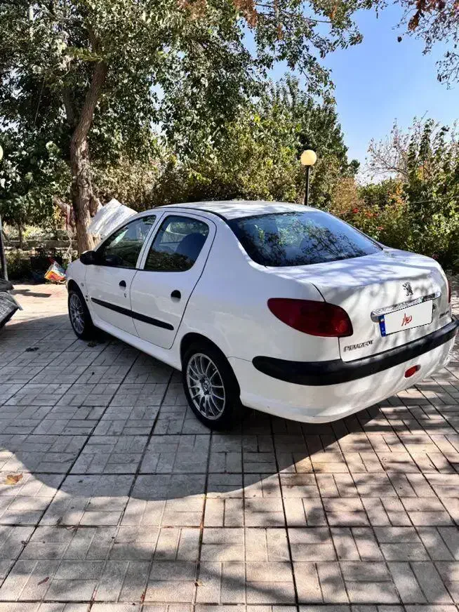 پژو ۲۰۶ صندوق دار v8 - 1396