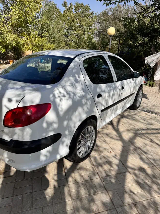 پژو ۲۰۶ صندوق دار v8 - 1396