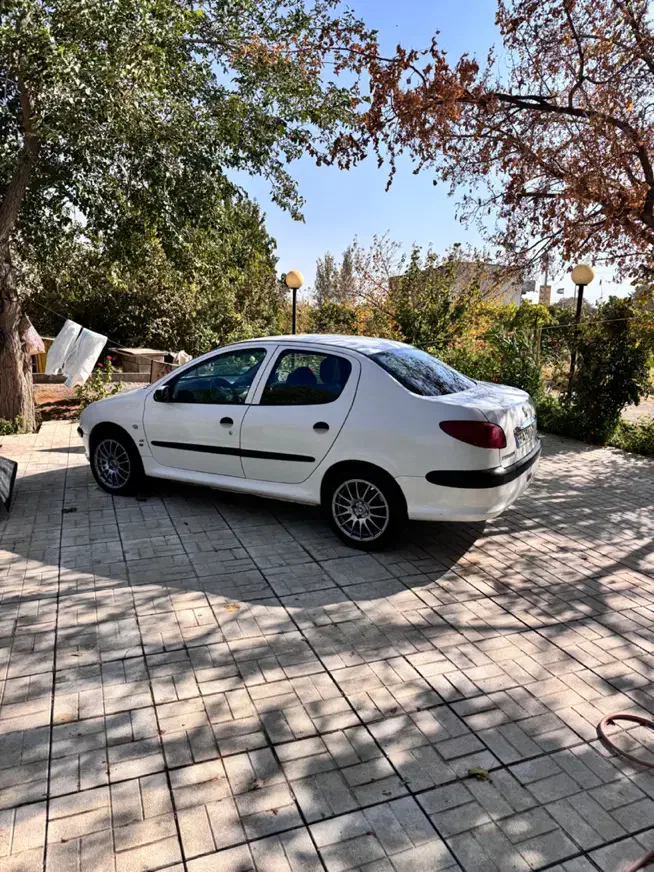 پژو ۲۰۶ صندوق دار v8 - 1396