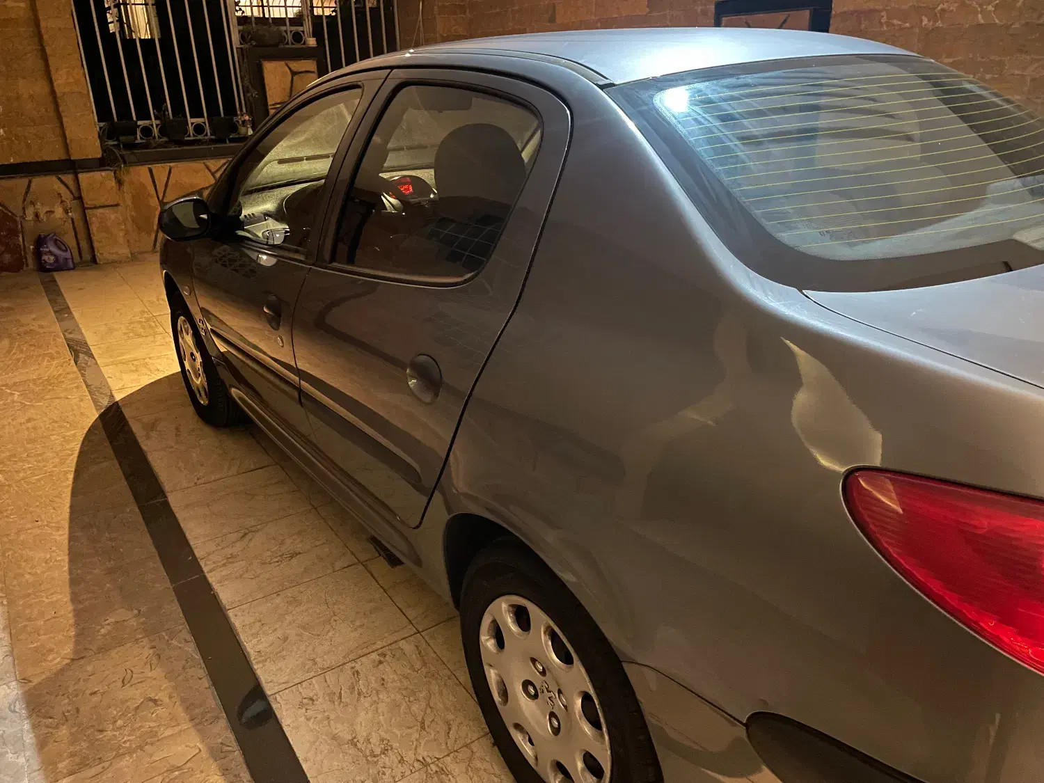 پژو ۲۰۶ صندوق دار v8 - 1396