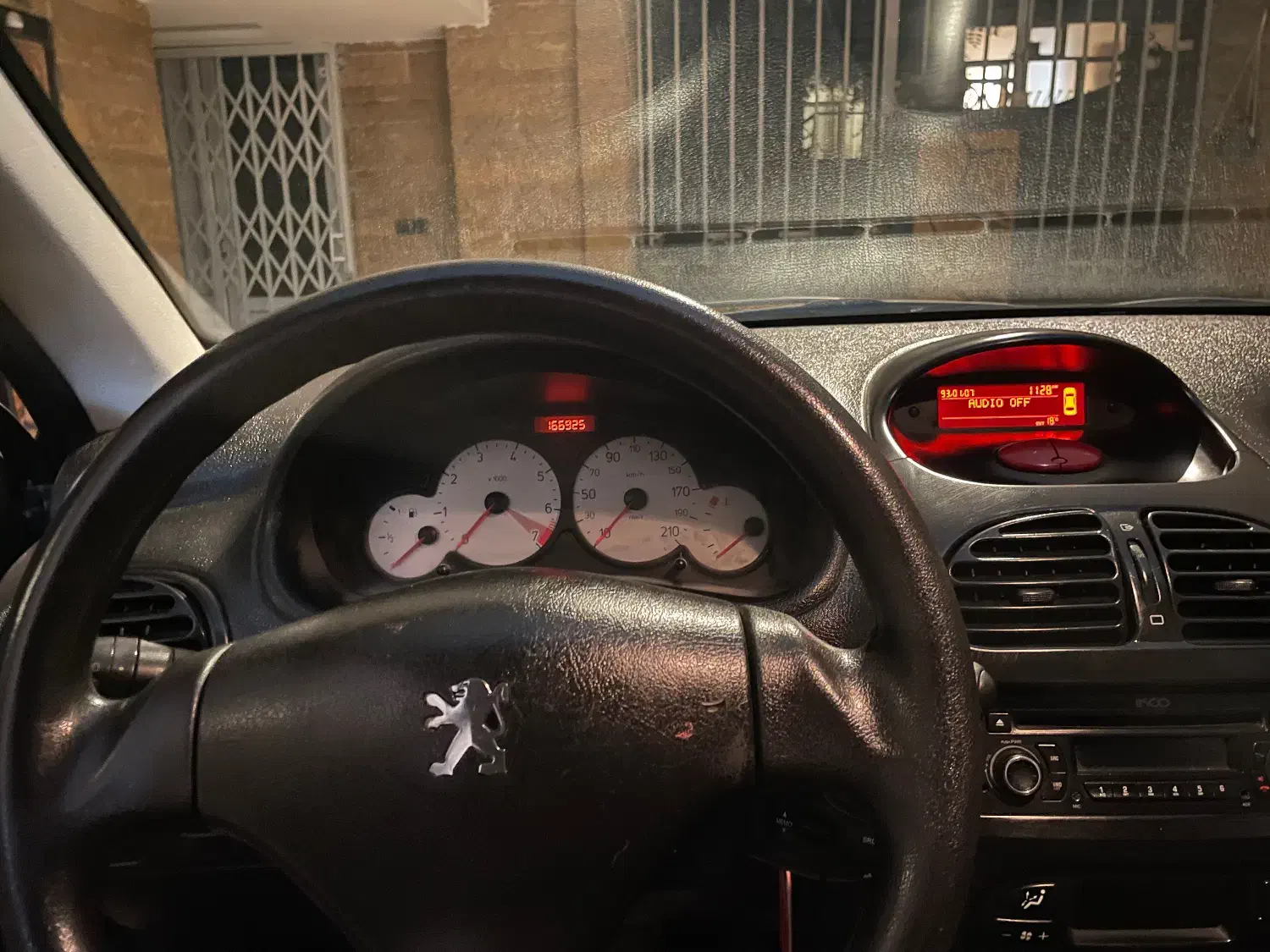پژو ۲۰۶ صندوق دار v8 - 1396