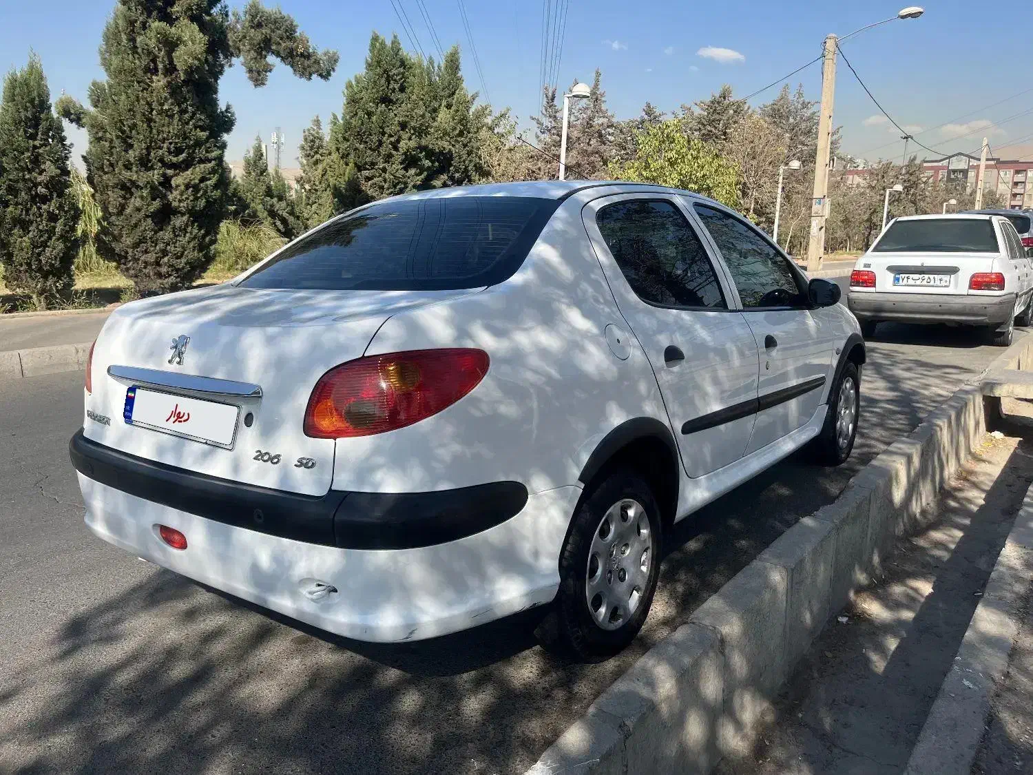 پژو ۲۰۶ صندوق دار v8 - 1393