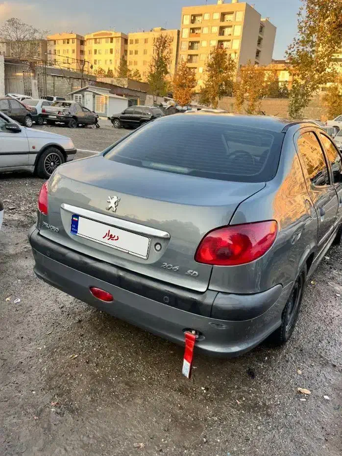 پژو ۲۰۶ صندوق دار v8 - 1393