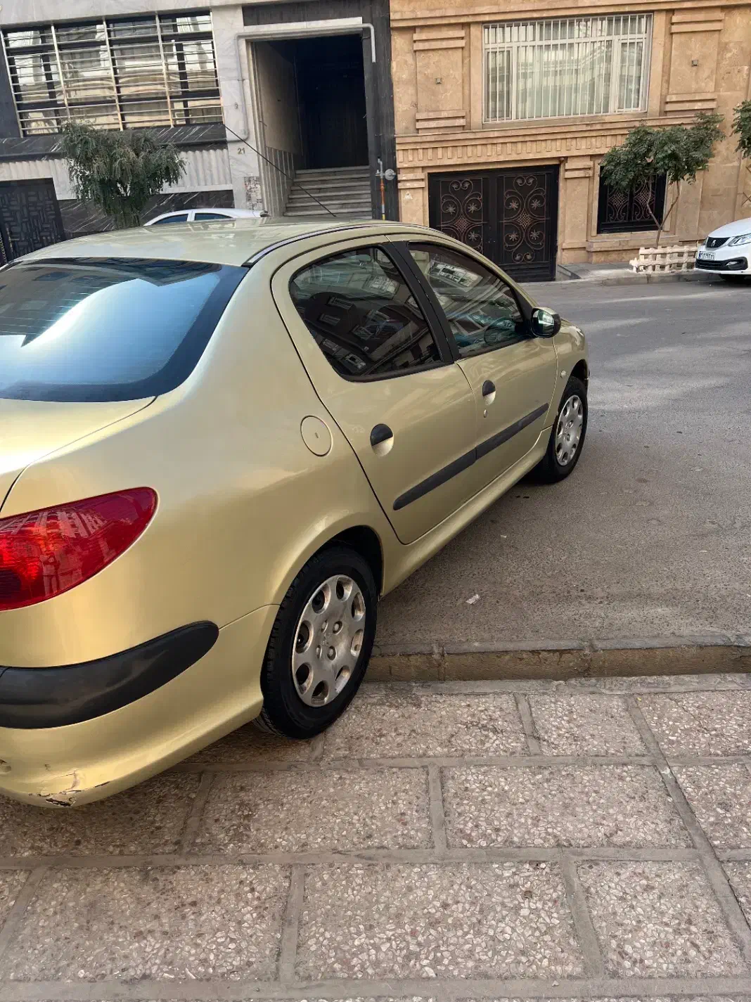 پژو ۲۰۶ صندوق دار v8 - 1386