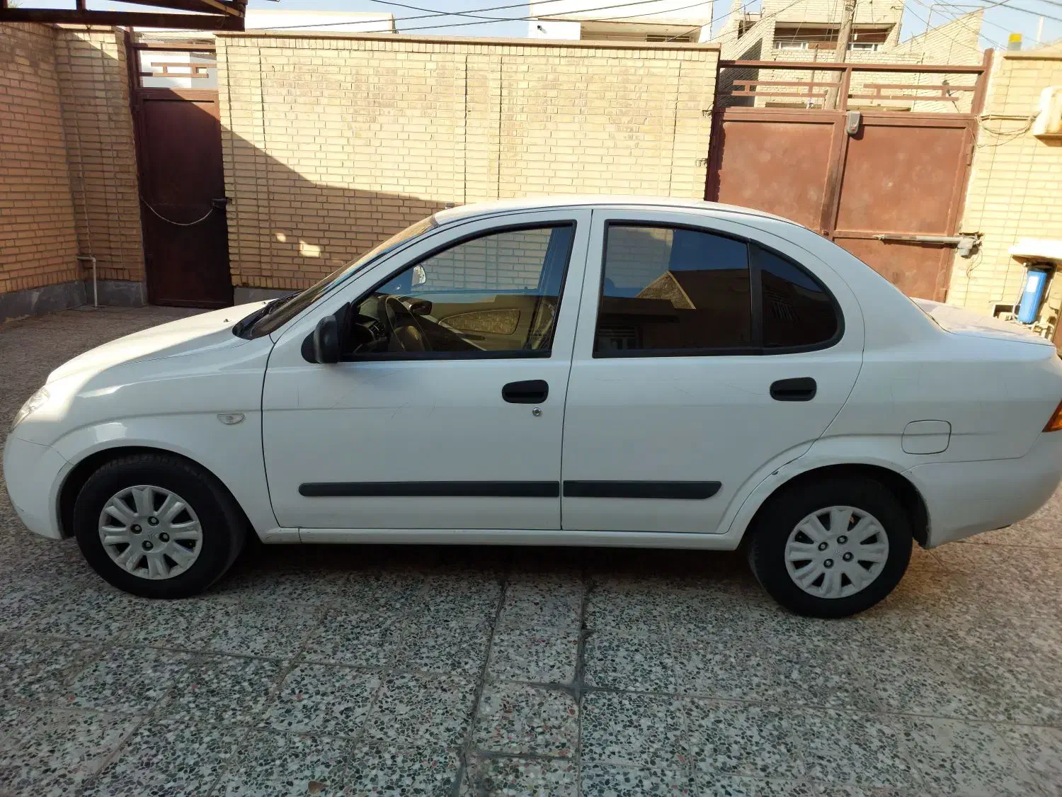 تیبا صندوق دار EX - 1395