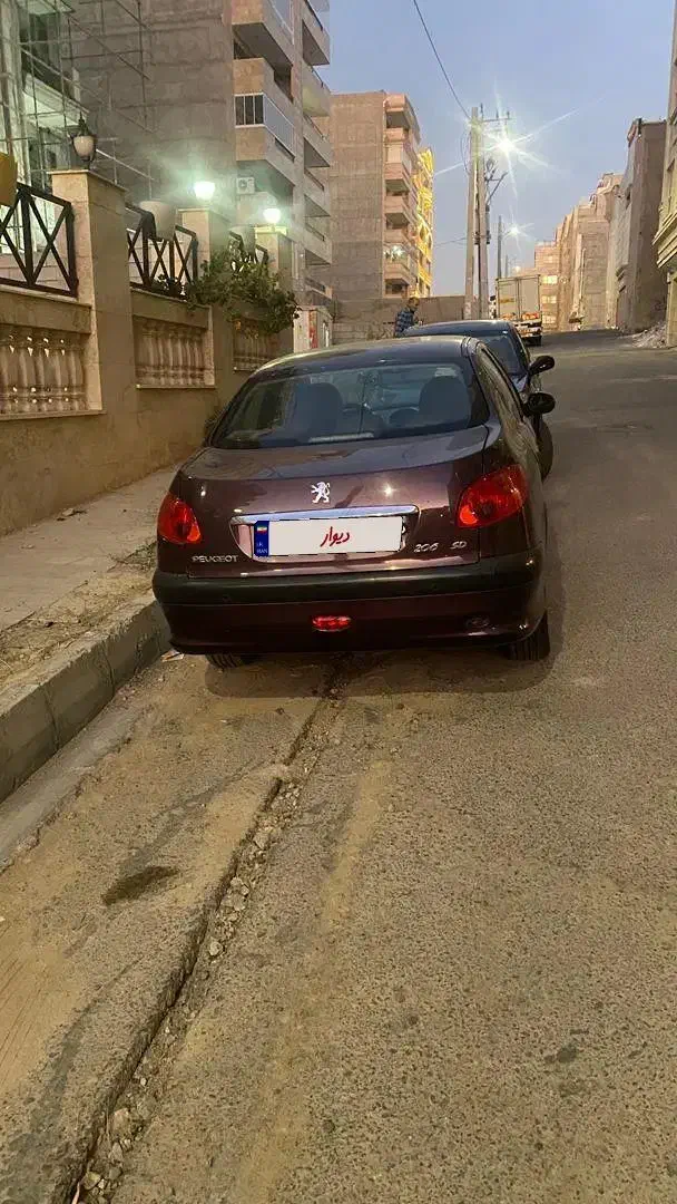 پژو ۲۰۶ صندوق دار v8 - 1395