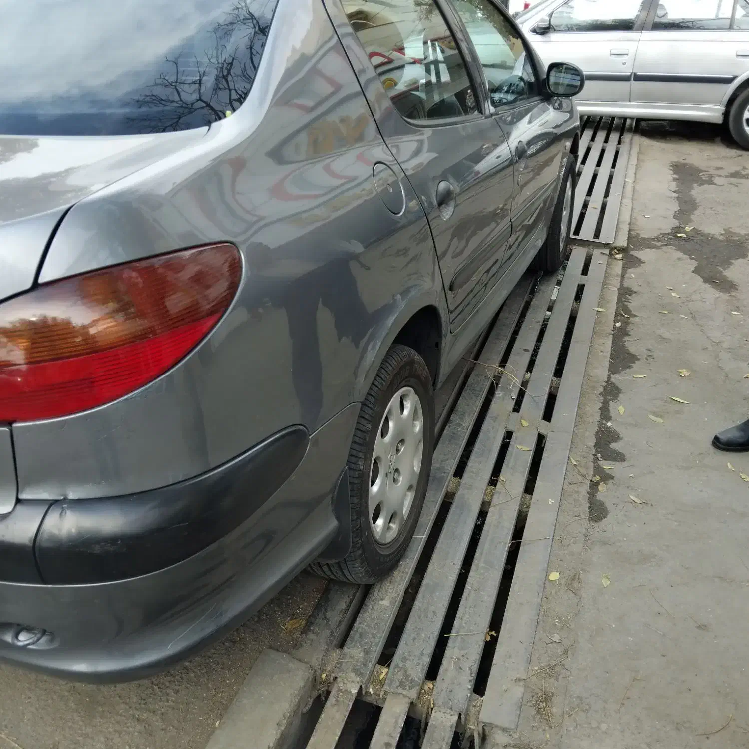 پژو ۲۰۶ صندوق دار v20 - 1389