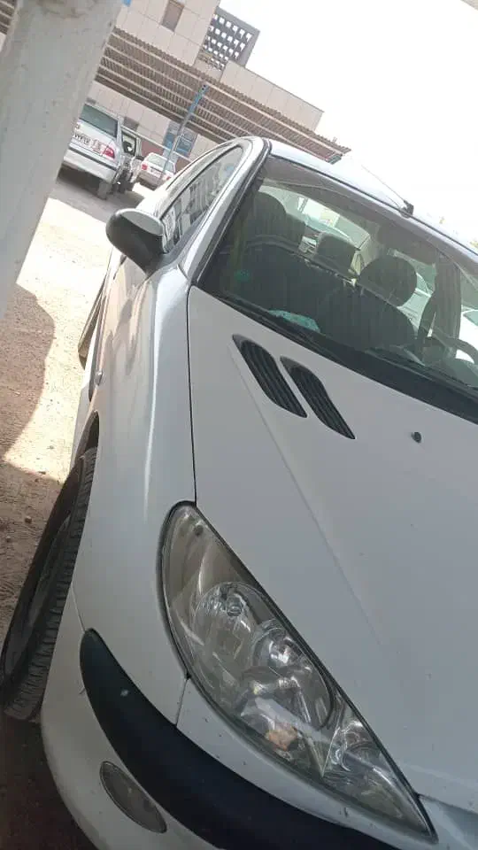 پژو ۲۰۶ صندوق دار v8 - 1396
