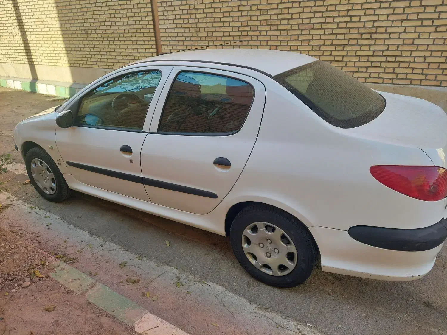 پژو ۲۰۶ صندوق دار v8 - 1396