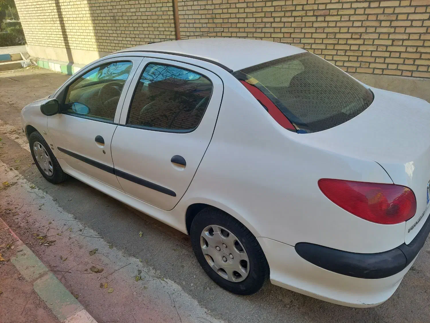 پژو ۲۰۶ صندوق دار v8 - 1396