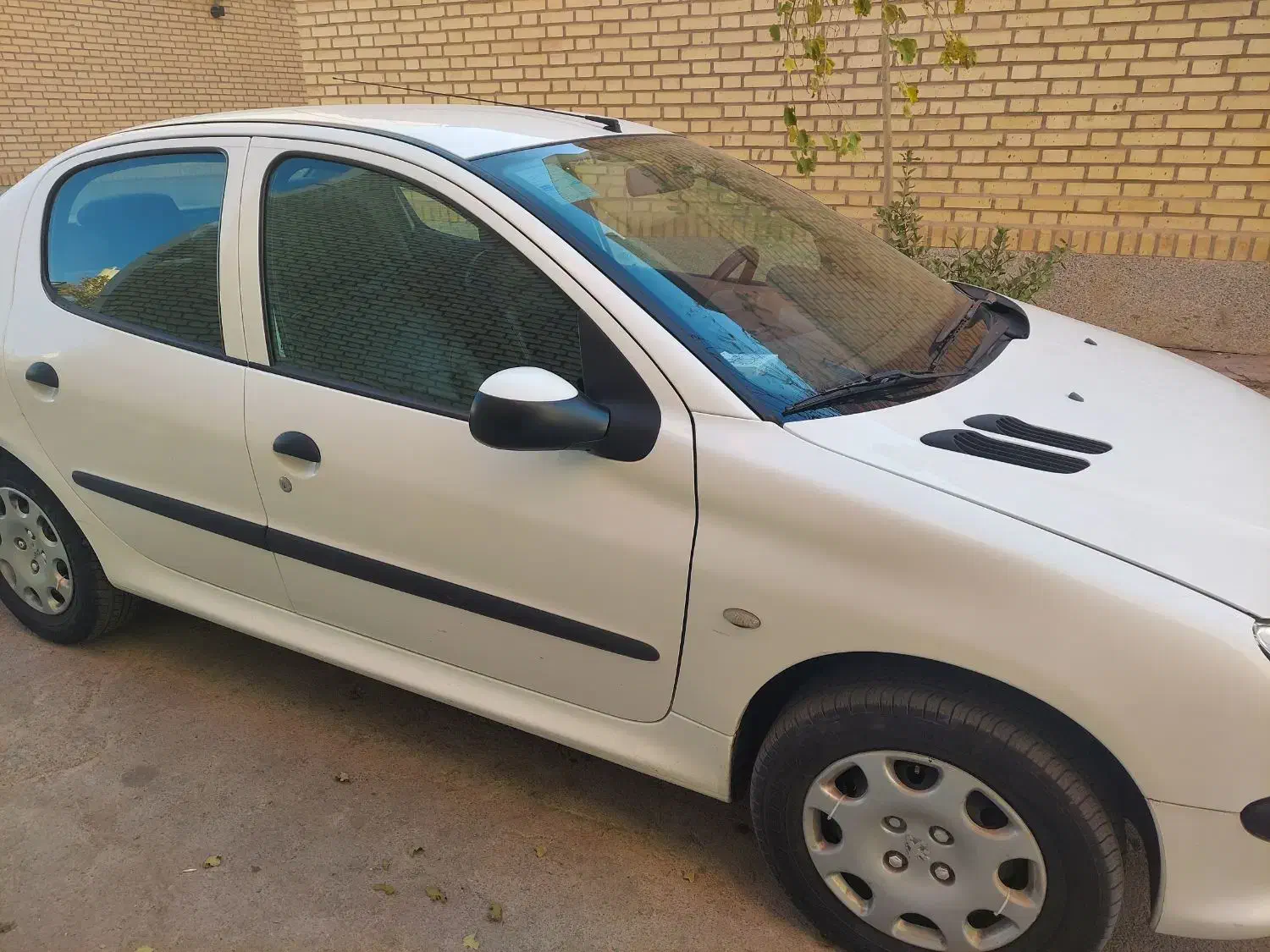 پژو ۲۰۶ صندوق دار v8 - 1396