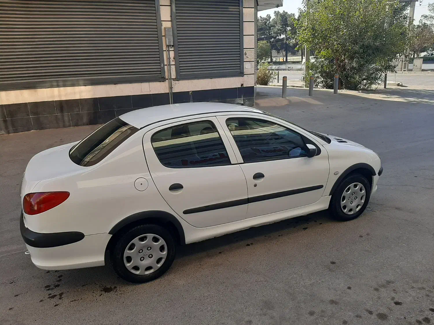 پژو ۲۰۶ صندوق دار v8 - 1392