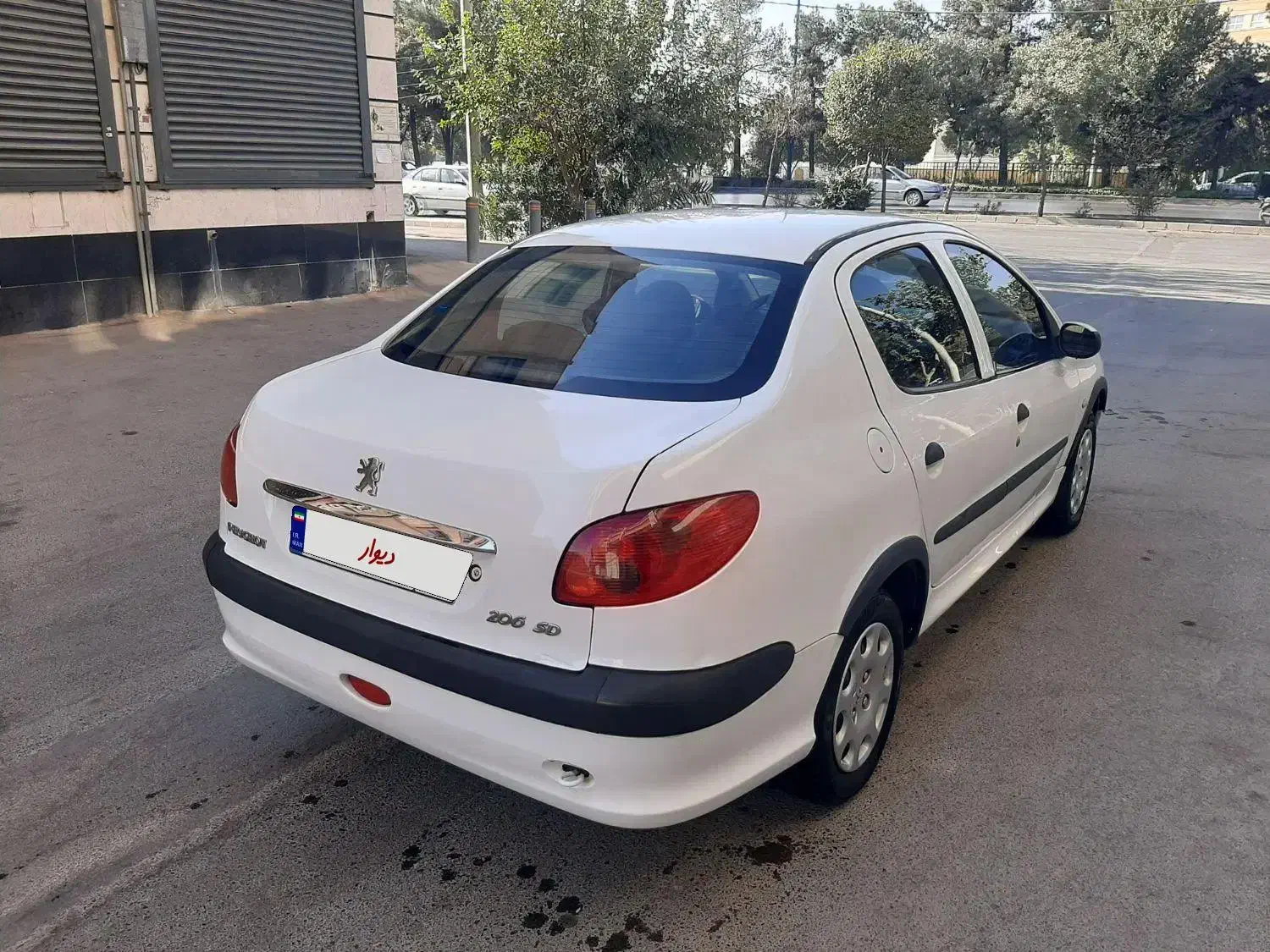 پژو ۲۰۶ صندوق دار v8 - 1392