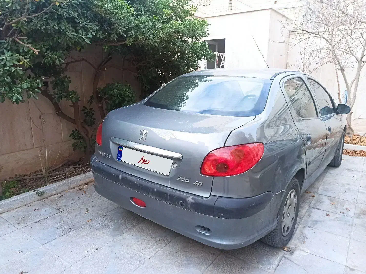 پژو ۲۰۶ صندوق دار v8 - 1396