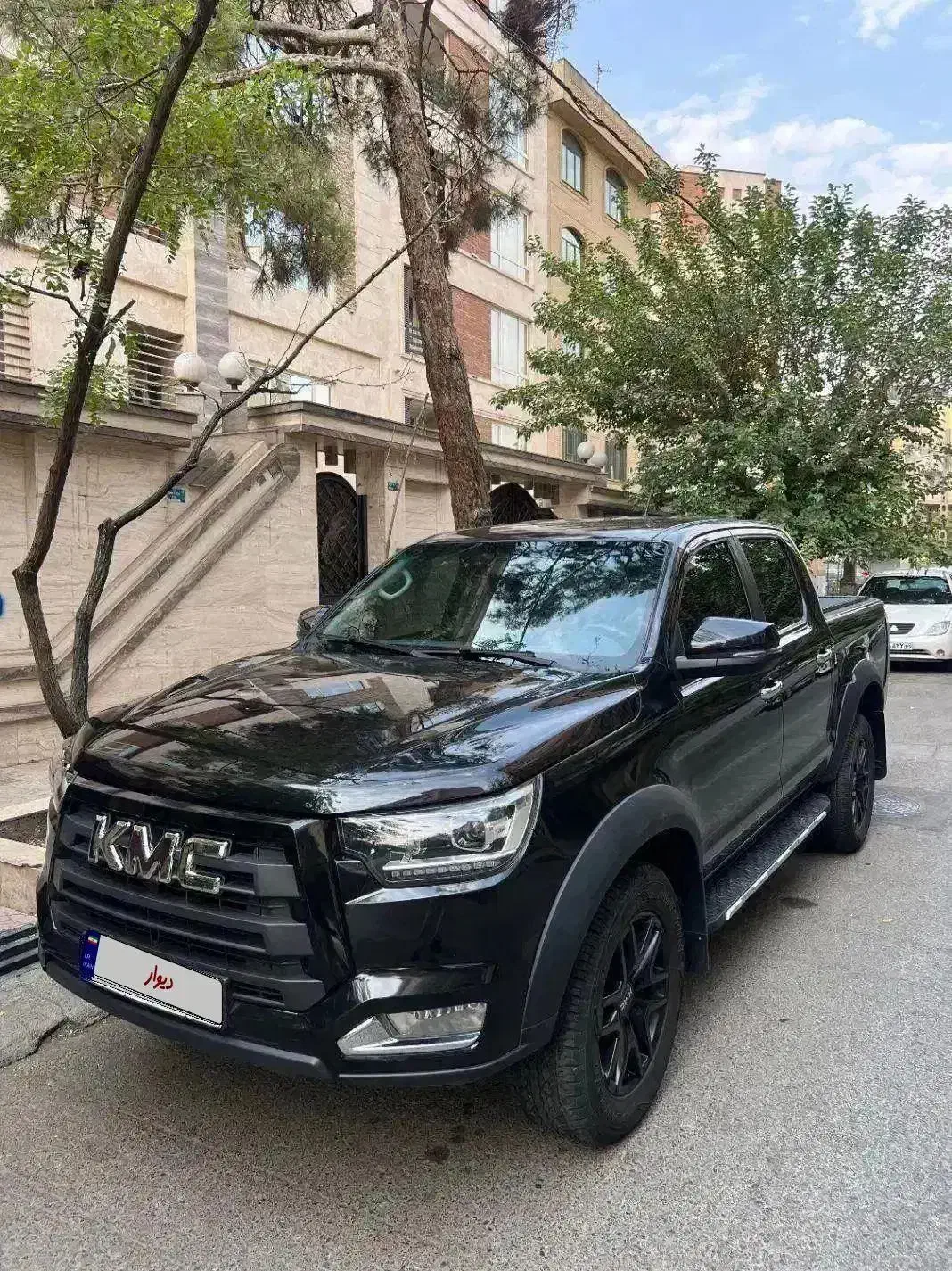 خودرو کی ام سی، T8 آگهی ann_20870339