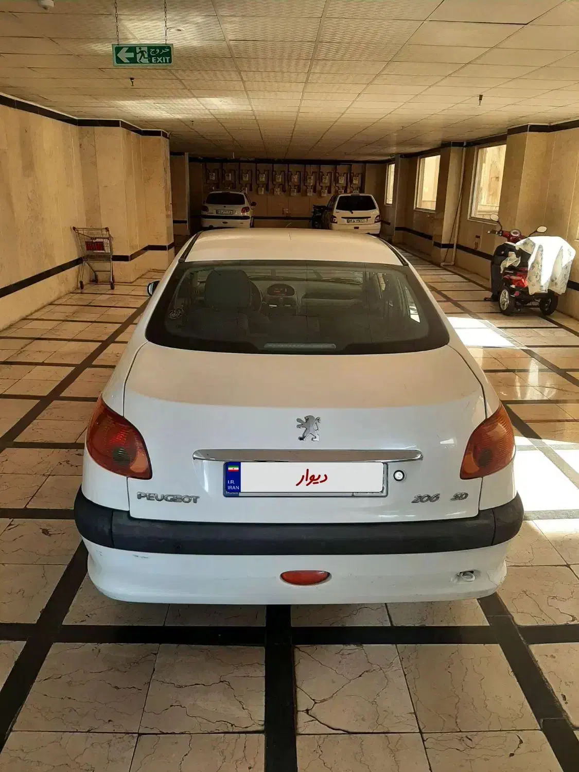 پژو ۲۰۶ صندوق دار v8 - 1393
