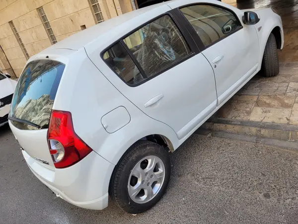 رنو ساندرو اتوماتیک - 1395
