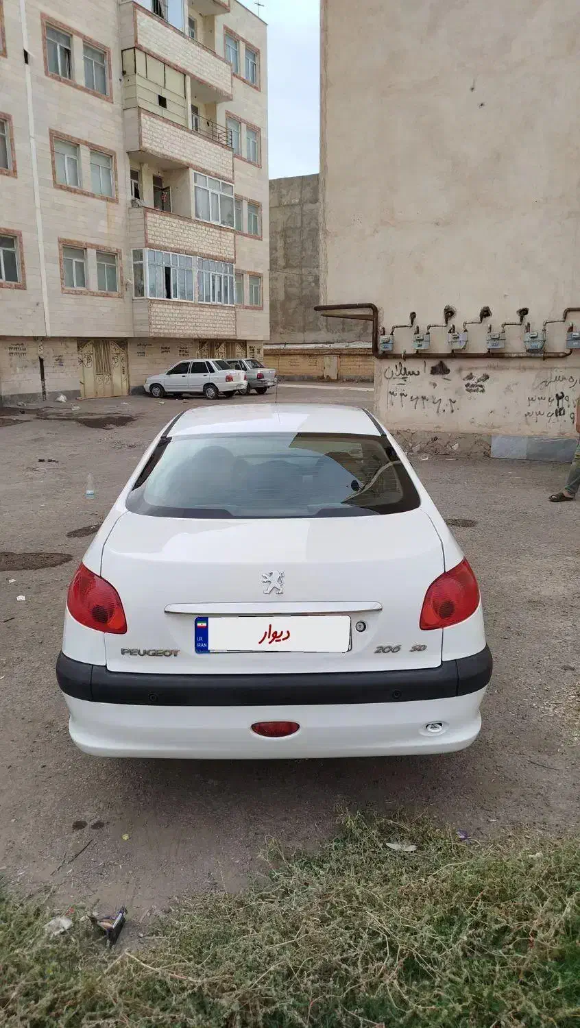 پژو ۲۰۶ صندوق دار v8 - 1394