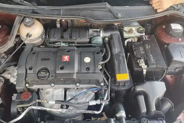 پژو ۲۰۶ صندوق دار v8 - 1386